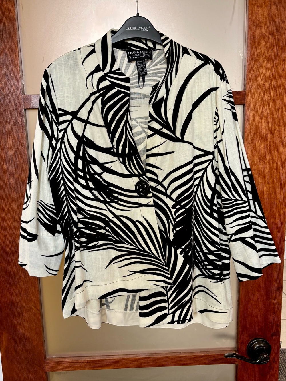 Frank Lyman Design Black and White Palm-Print Button Front Top